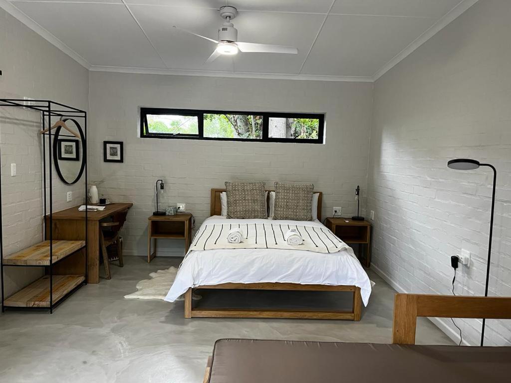 Raw Karoo Guest House Oudtshoorn Exterior photo